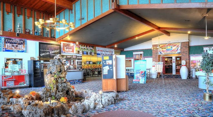 Sunnybrook Lanes (Sunnybrook Motel) - Old Web Listing (newer photo)